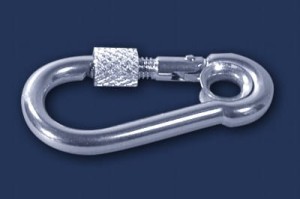 Karabińczyk 10x100 z zabezpieczeniem i kauszą ART 8005/A4